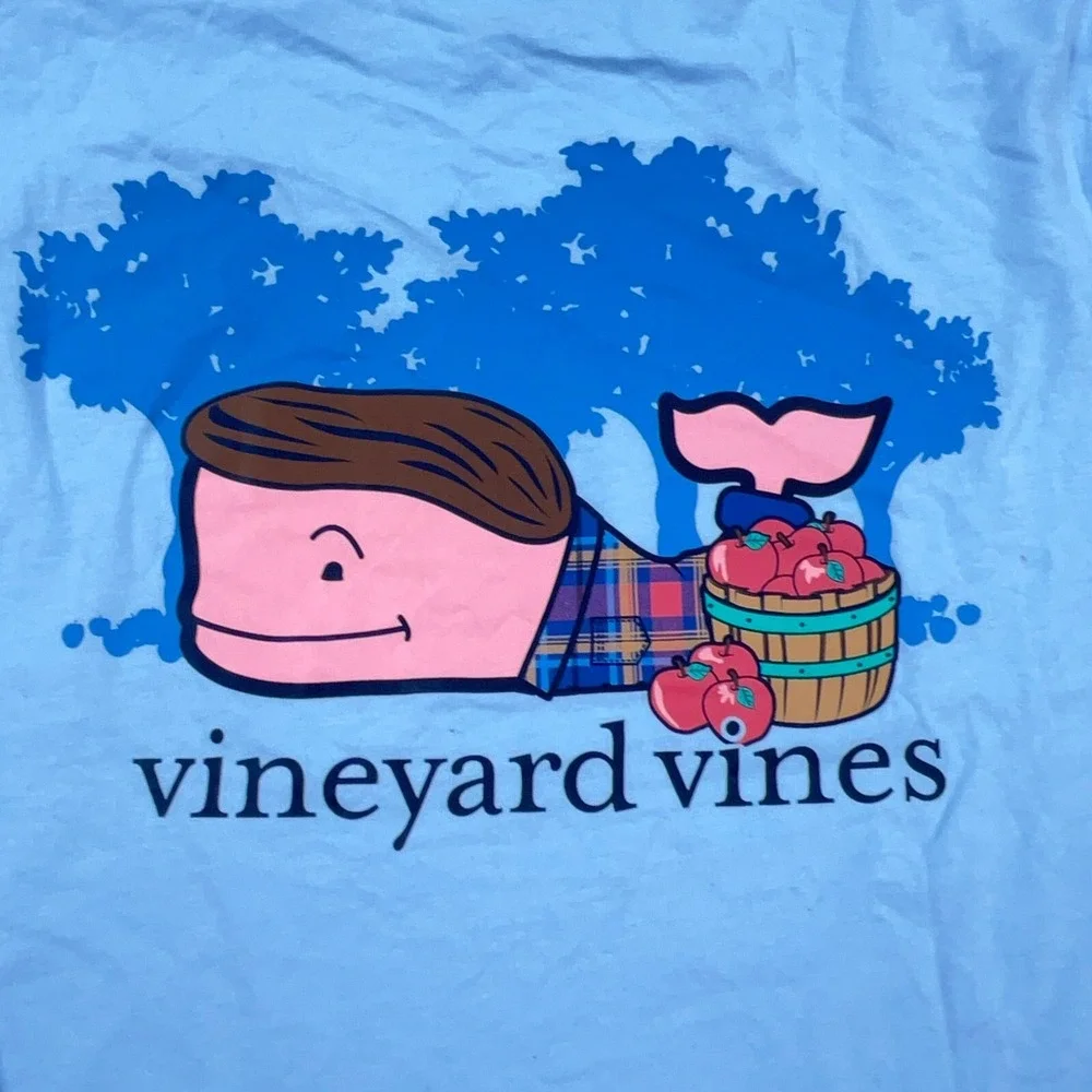 Vineyard Vines Shirt Men Medium Blue Pocket Tee Apple Picking Whale Winery Adult - Picture 3 of 12